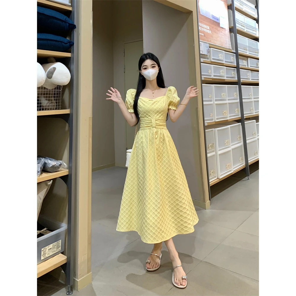 法式黄色方领泡泡袖连衣裙女收腰夏季高级感肌理感蓬蓬甜美短裙子