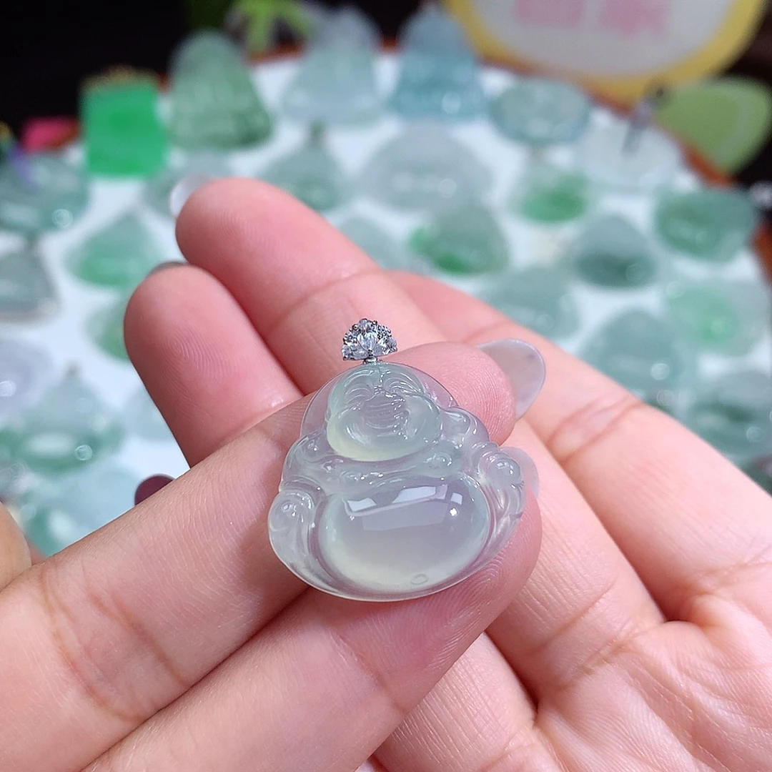 翡翠未镶嵌颈饰佛公