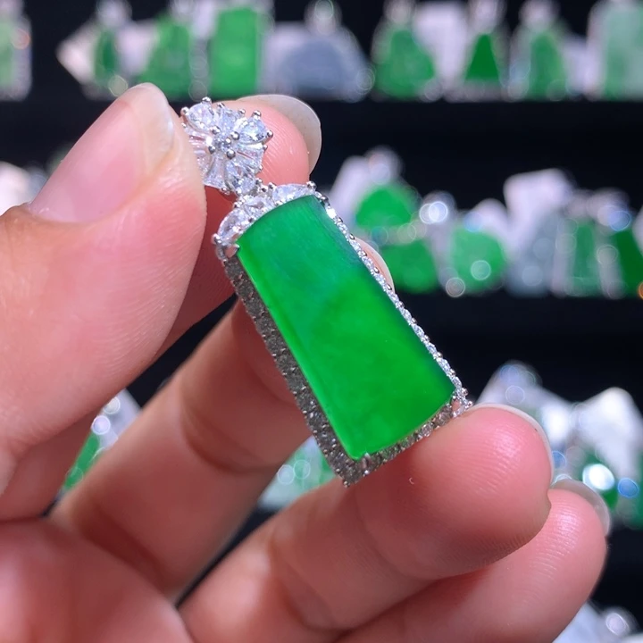 【闪购商品】颈饰银S925镶嵌翡翠天然翡翠