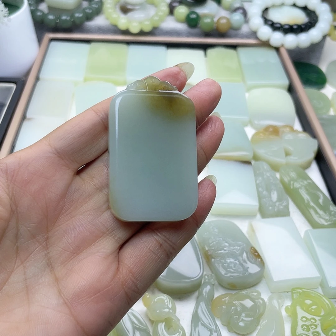 颈饰未镶嵌和田玉（糖玉）懂*