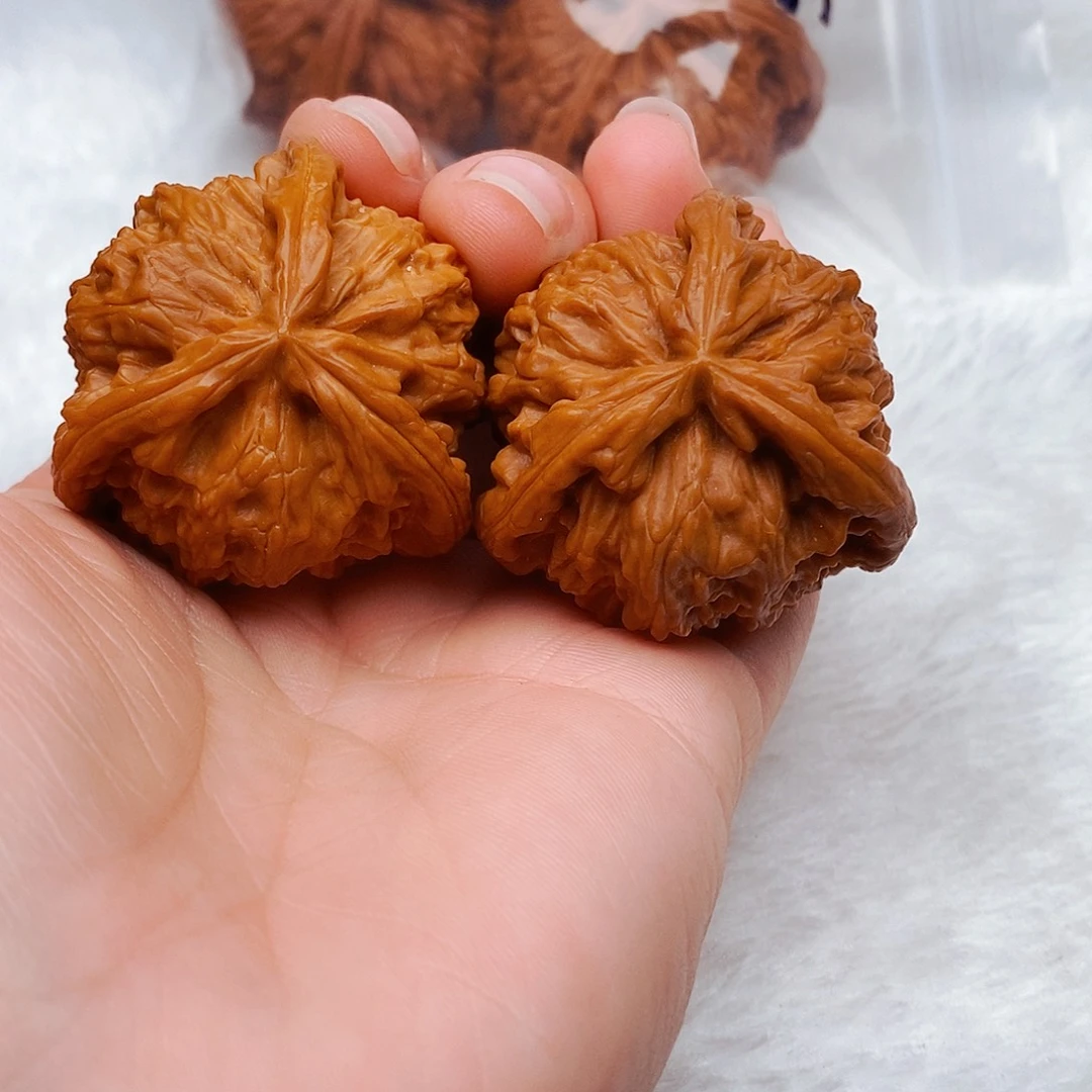 玩***心文玩核桃吊坠三棱