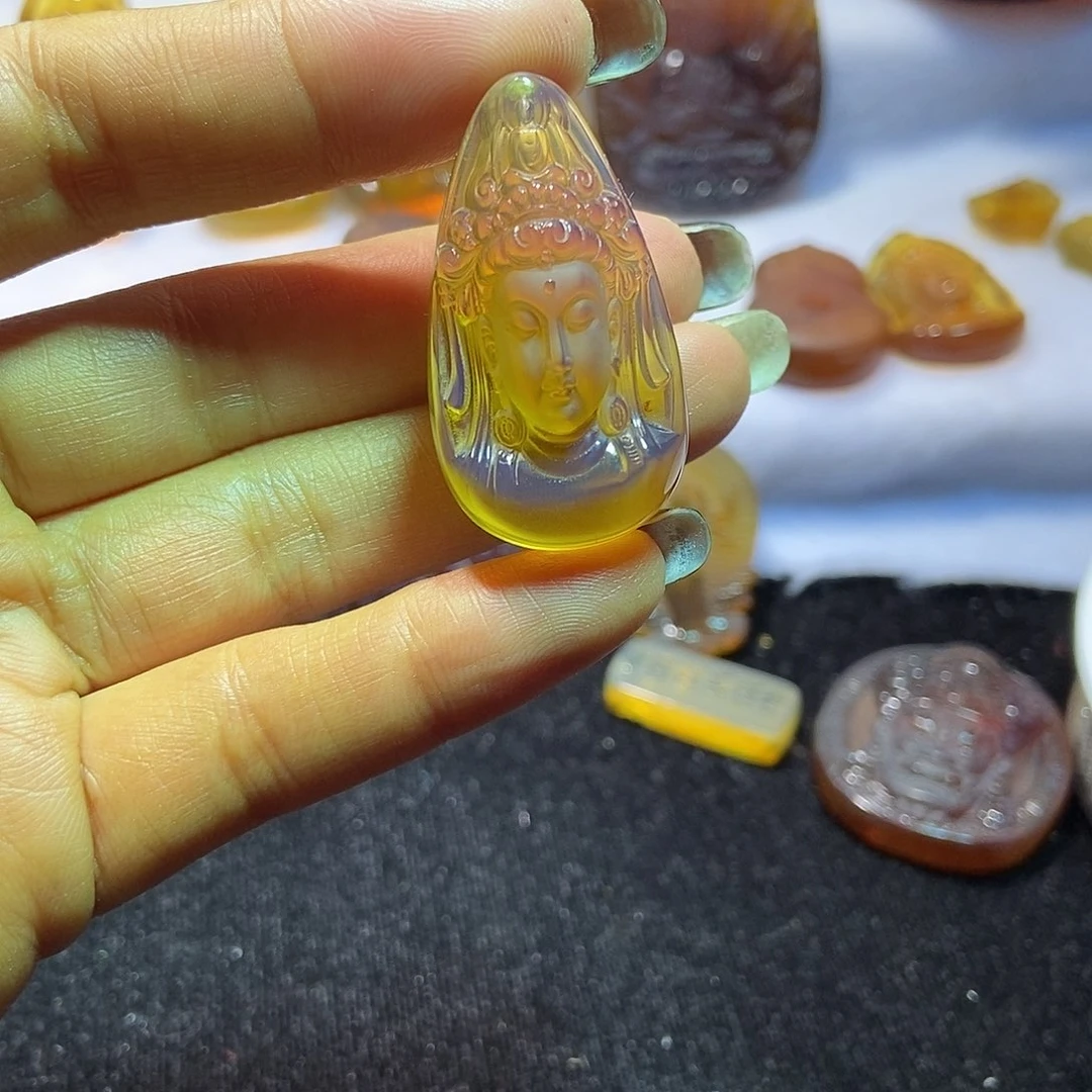 琥珀颈饰未镶嵌观音