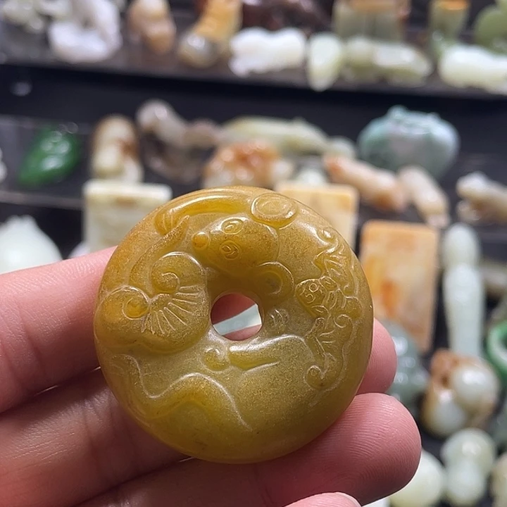 和田玉（糖玉）未镶嵌颈饰