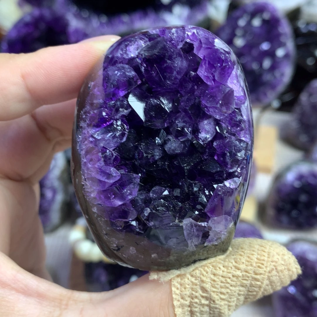 紫晶未镶嵌大型摆件（非配饰）