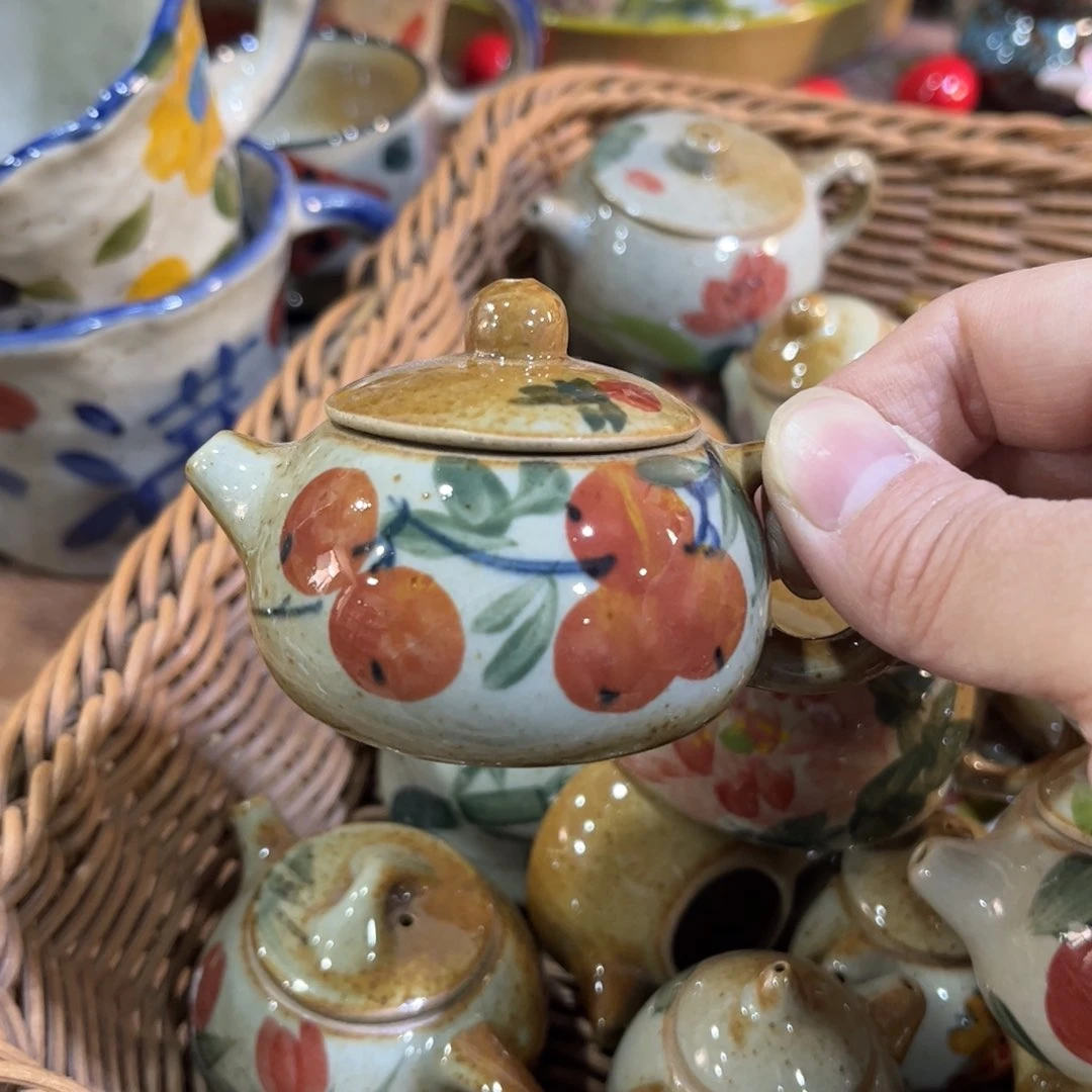 壶我要努力了好吧女童微笑