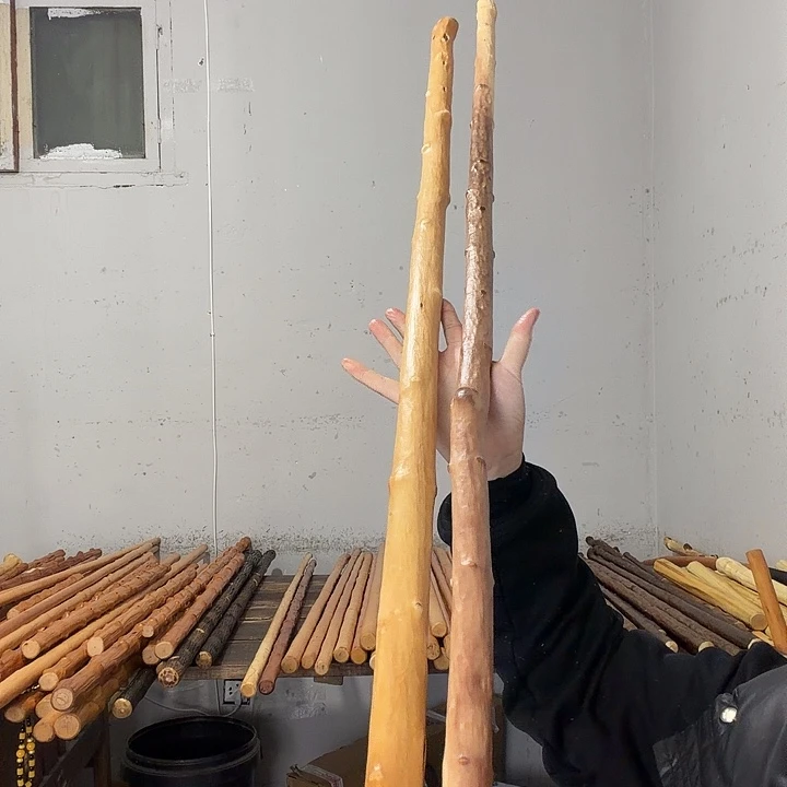 听***月秦岭石山红牛筋鞭杆带有瑕牛筋