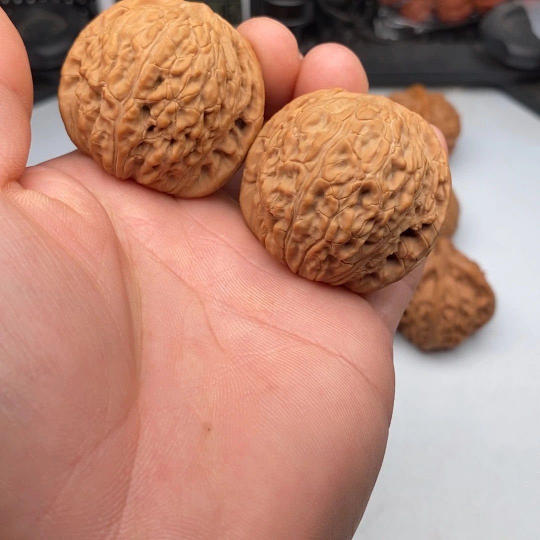 文玩核桃把件41泥鳅背