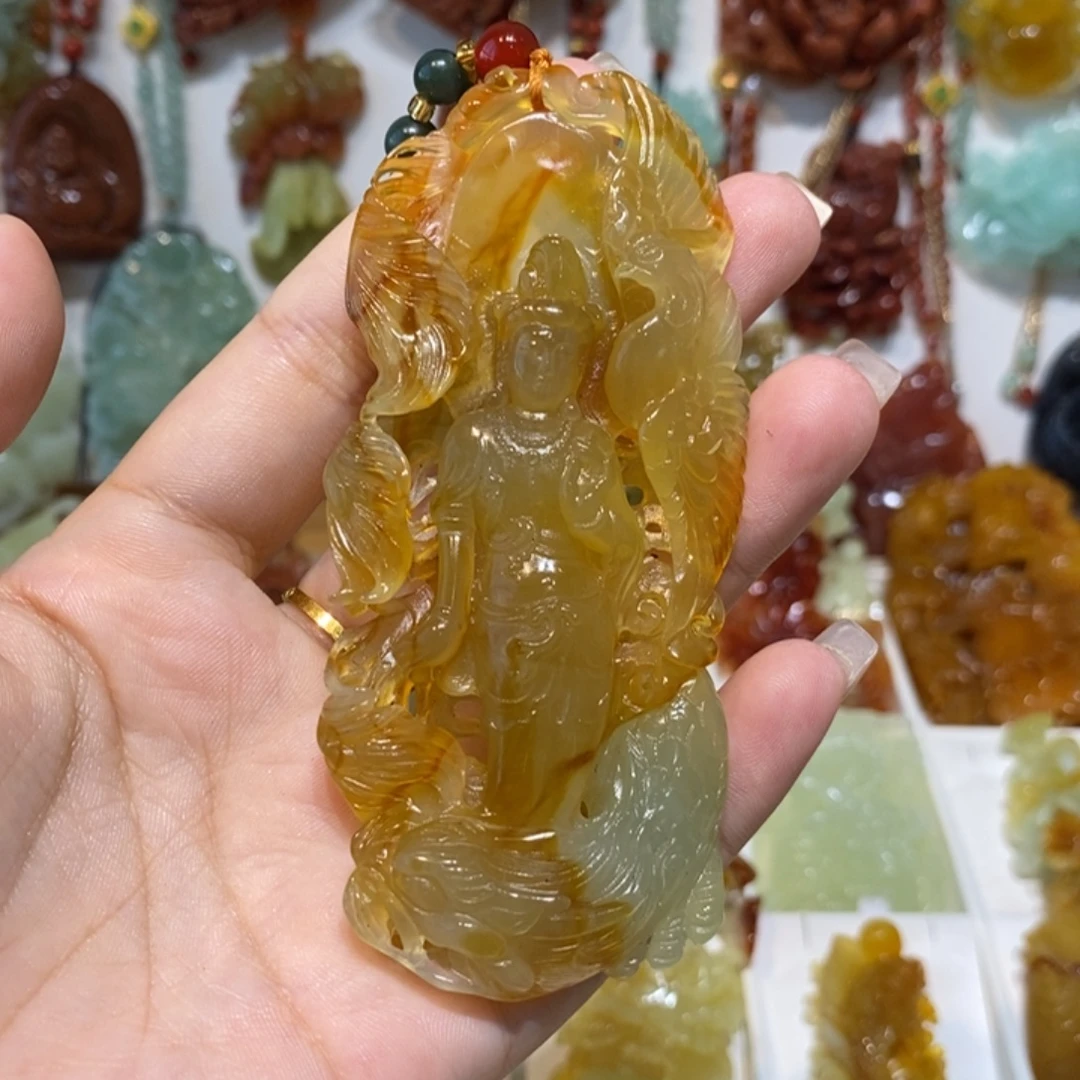 天***运未镶嵌蛇纹石玉颈饰
