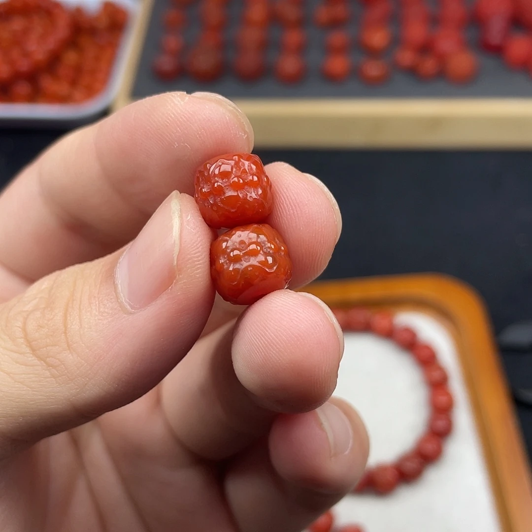 南红玛瑙15号瓦西火焰红卡10*9莲花墩两颗未镶嵌