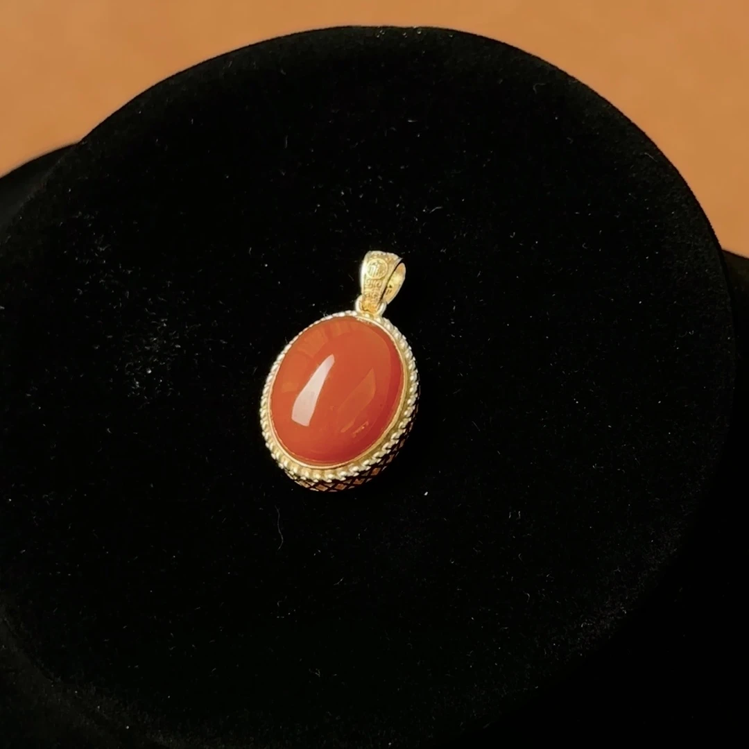 保山料南红玛瑙大蛋面吊坠