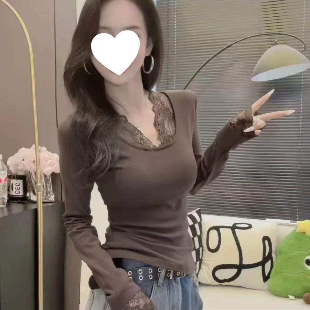 2025秋冬时尚气质韩版薄绒长袖常规款蕾丝慵懒风U领拼接打底衫女