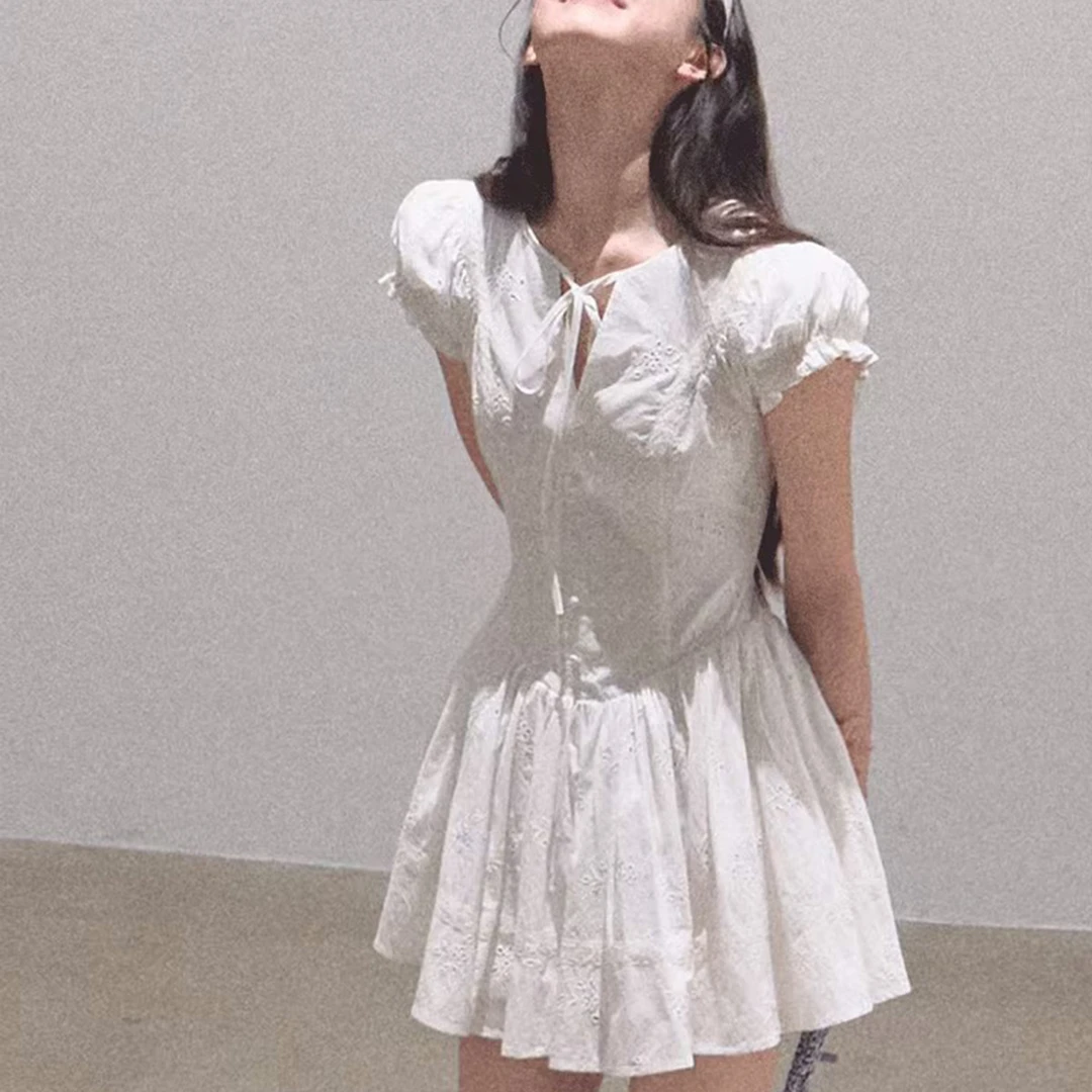 坠入爱河时棉法式显瘦收腰刺绣茶歇度假连衣裙裙子气质公主裙女