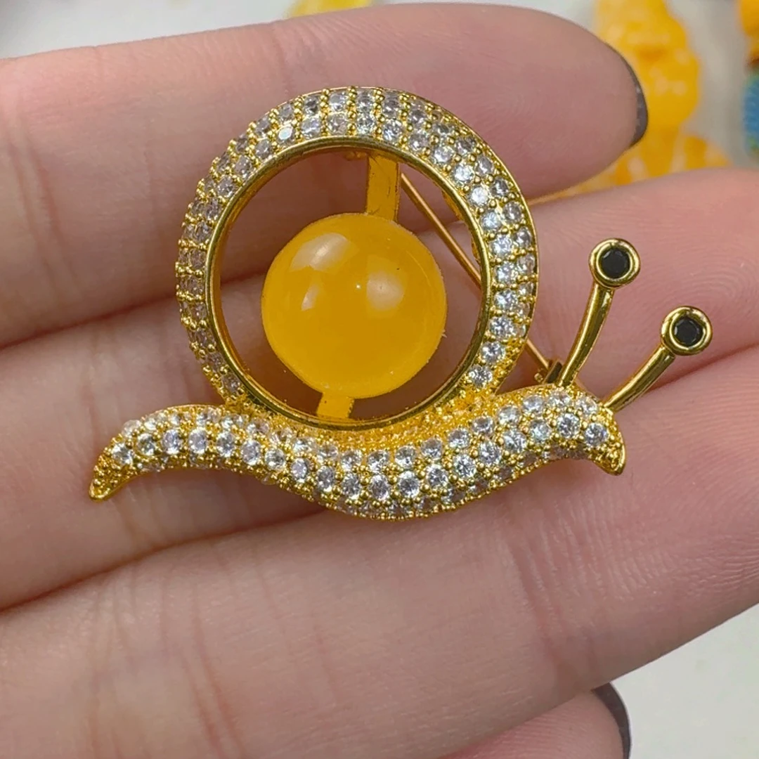 蜜蜡未镶嵌裸石全品 9mm 蜜蜡珠胸针吊坠两用款配皮绳