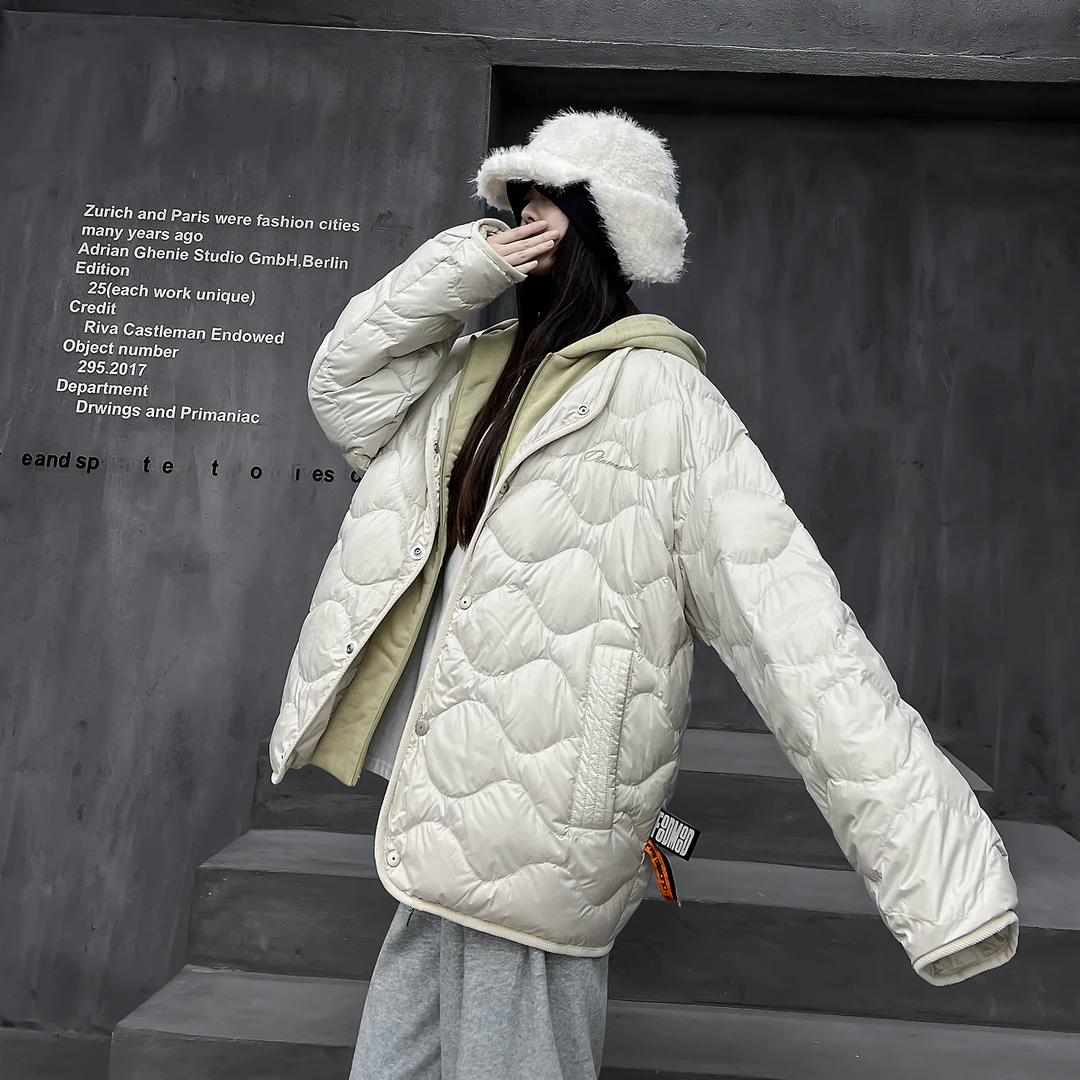 多福猫潮牌设计感轻薄显瘦连帽羽绒服女冬装国标90白鸭绒保暖外套