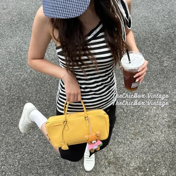 95新 Prada/普拉达 只盒/时髦柠檬黄miniPlume吐司保龄球包