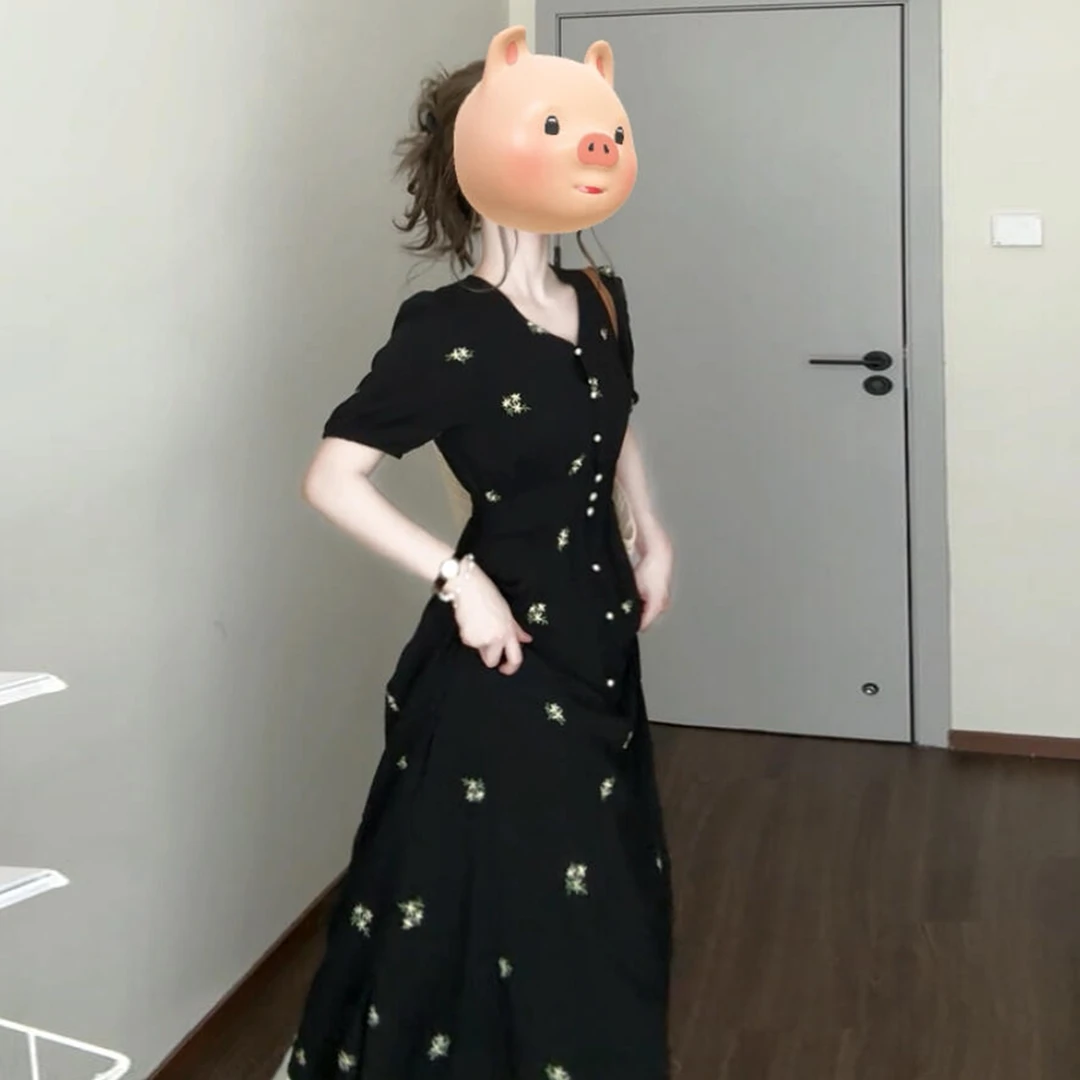 赫本风黑色碎花连衣裙子女夏季2025新款爆款高级感巨好看长裙4562