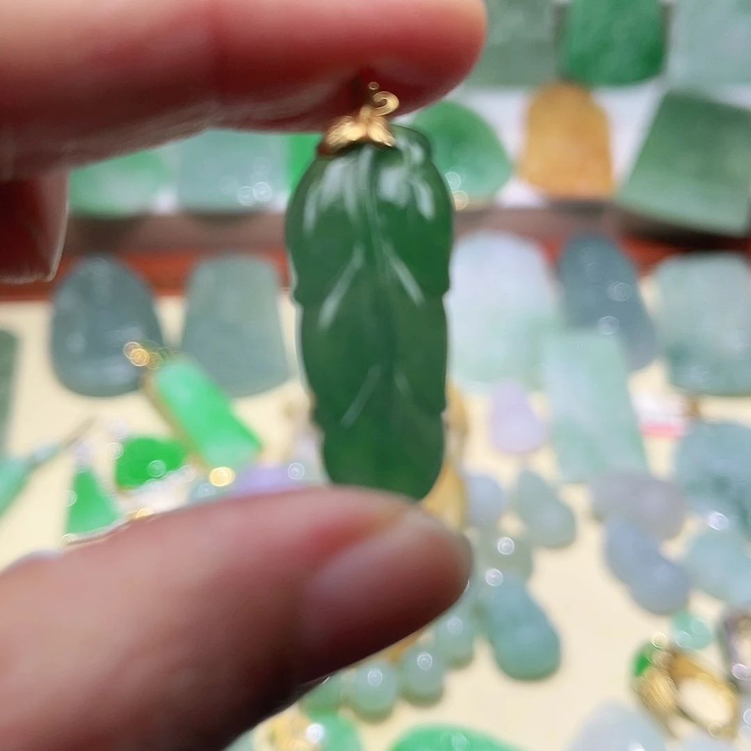 大***丹定制翡翠未镶嵌天然翡翠定制