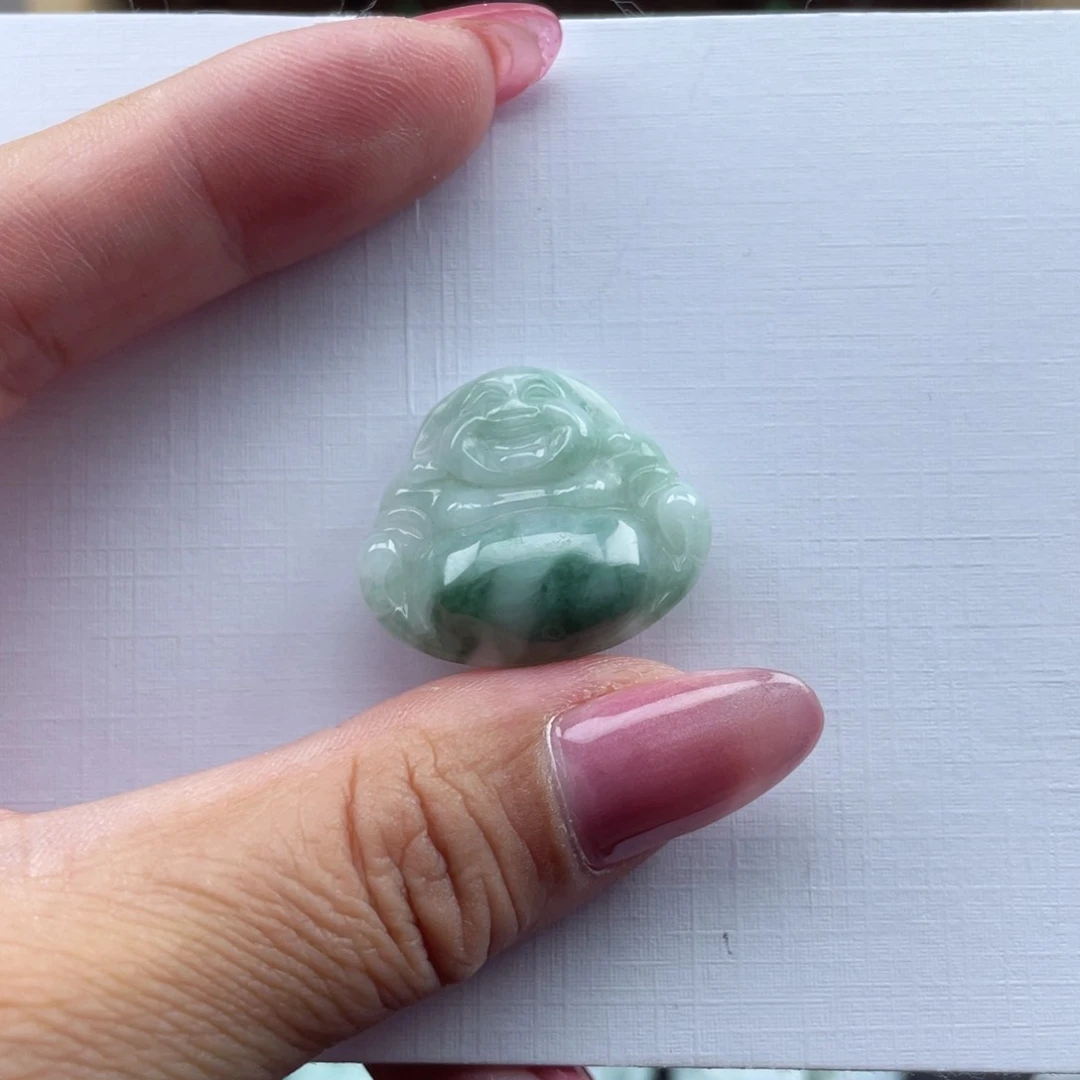 翡翠未镶嵌颈饰佛公
