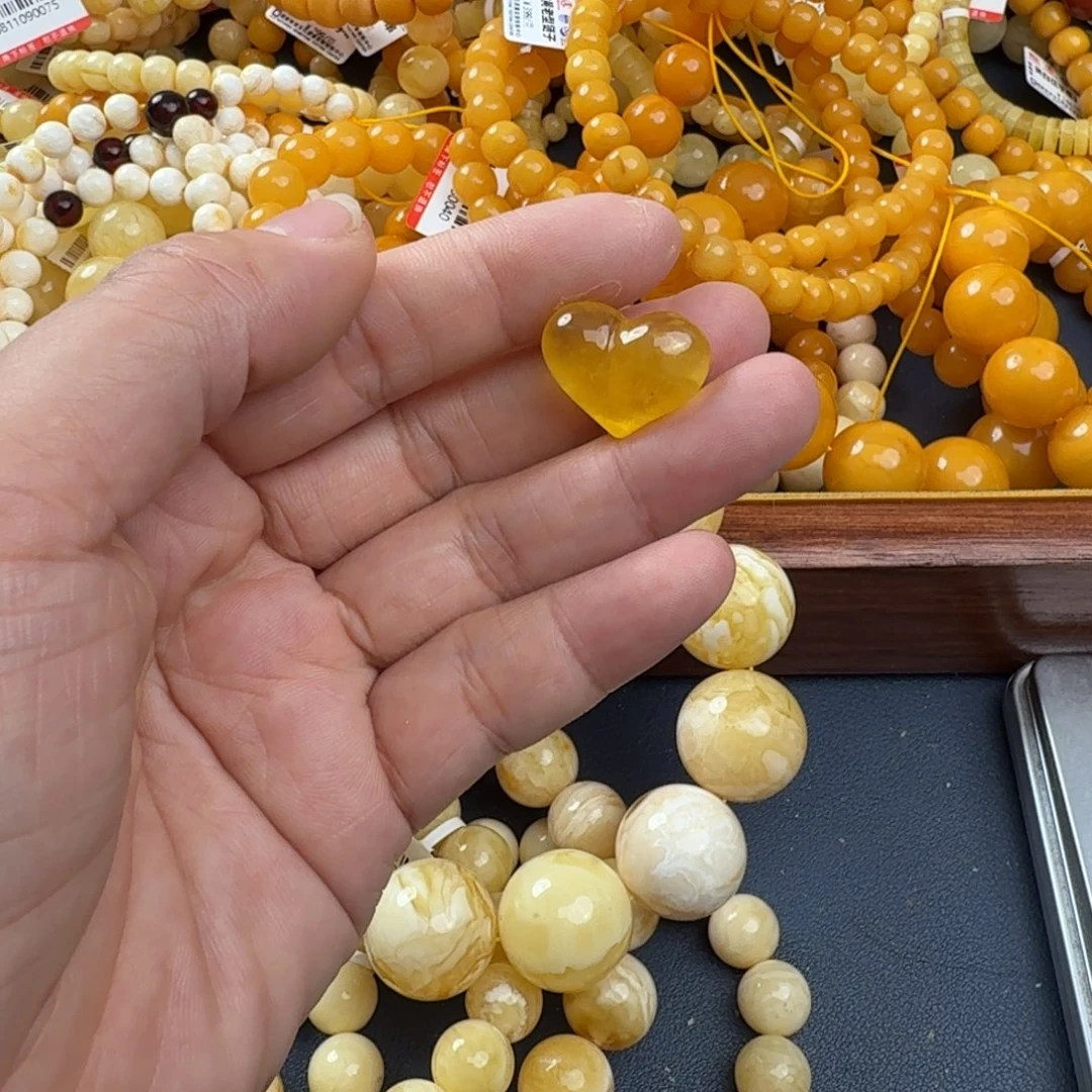 琥珀未镶嵌珠宝奇石
