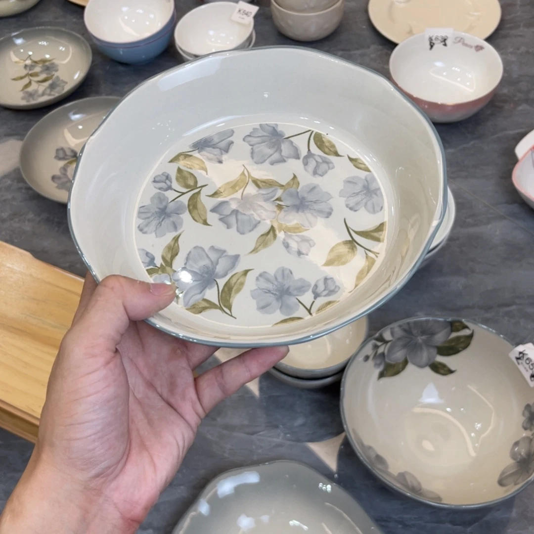 陶瓷微瑕餐具介意勿拍，满18飞！