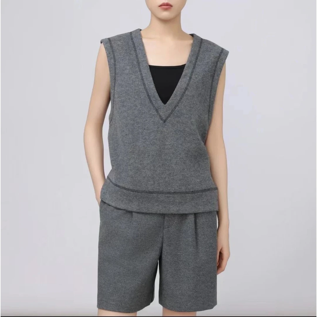 哥弟 秋冬格雷高智淡人风百搭质感针织马甲（2色）1301066