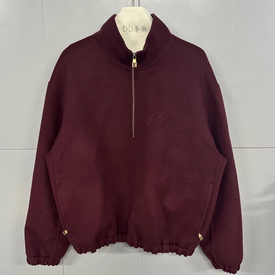 全新未使用  LV SS25 刺绣字母半拉链卫衣外套 50码 D14106