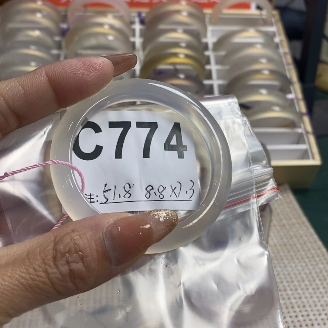 玛瑙/玉髓手镯未镶嵌乐*