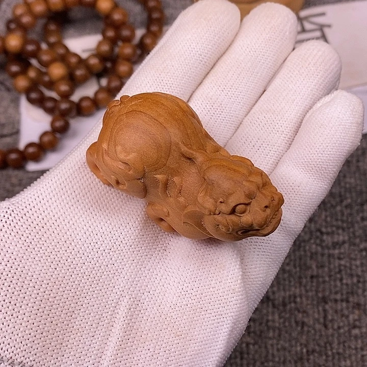 无事牌檀香木老山檀香雕刻貔貅摆件