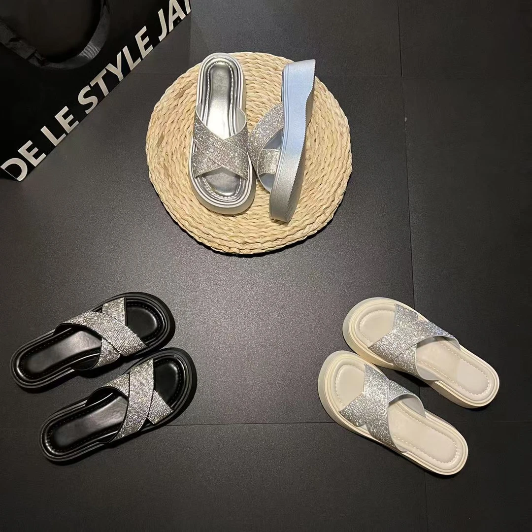 2025年夏季新款气质百搭时尚交叉水钻网红休闲舒适厚底爆款女拖鞋
