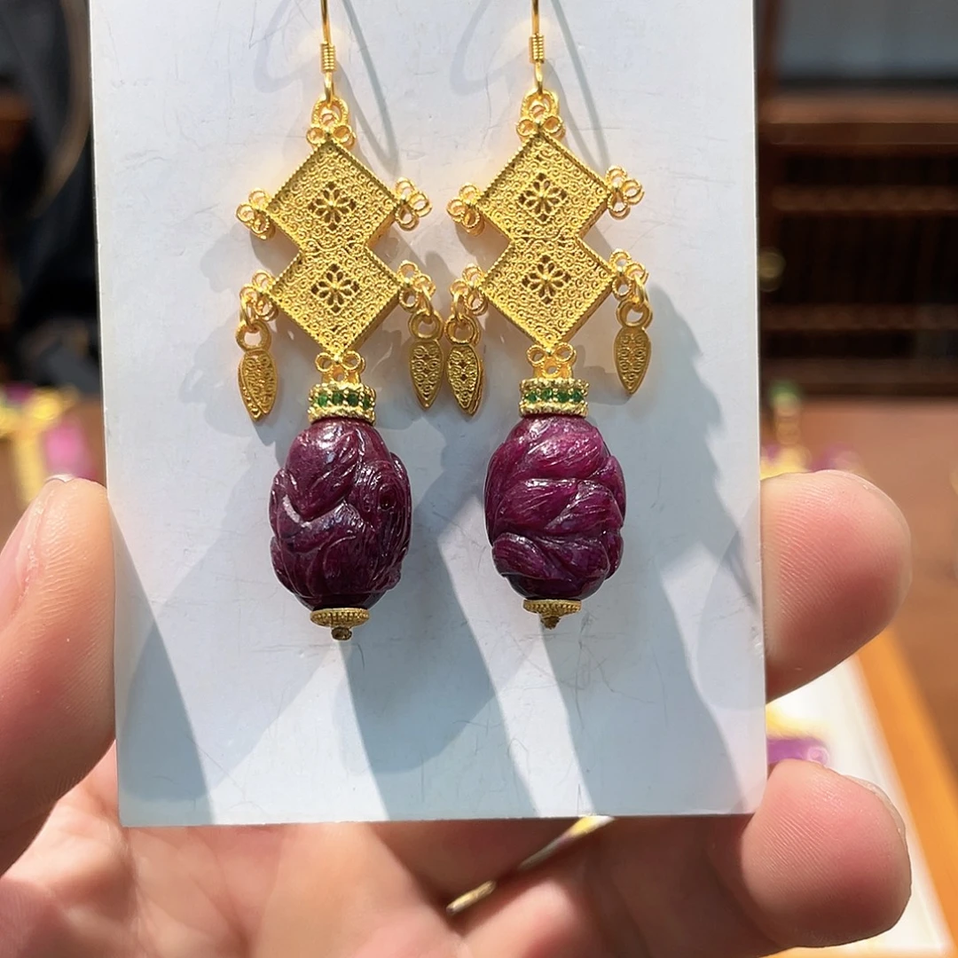锦纶铁合金耳坠红宝