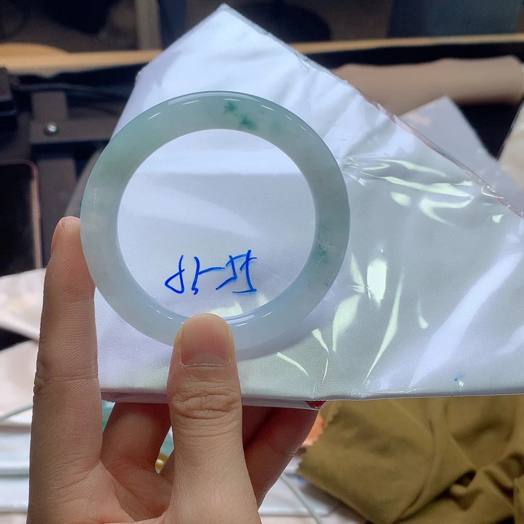 翡翠未镶嵌手镯翡翠