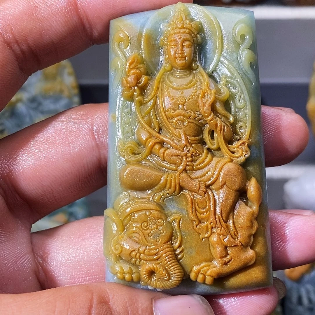 襄***油未镶嵌定制翡翠定制雕刻龙。守护神