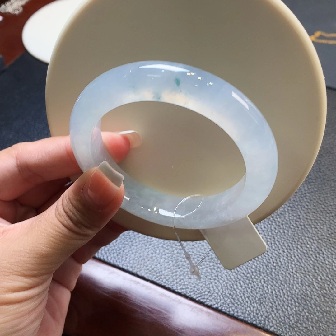 翡翠未镶嵌手镯冰种起光飘花泥鳅背