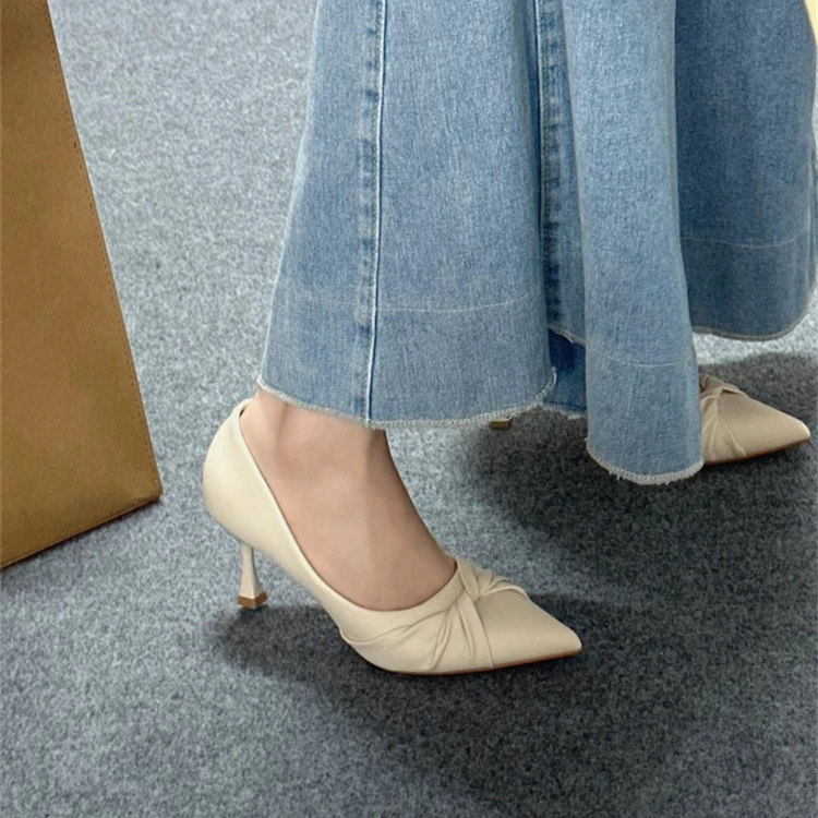 艺考播音主持米白色高跟鞋女细跟2026新款尖头不累脚通勤职业单鞋