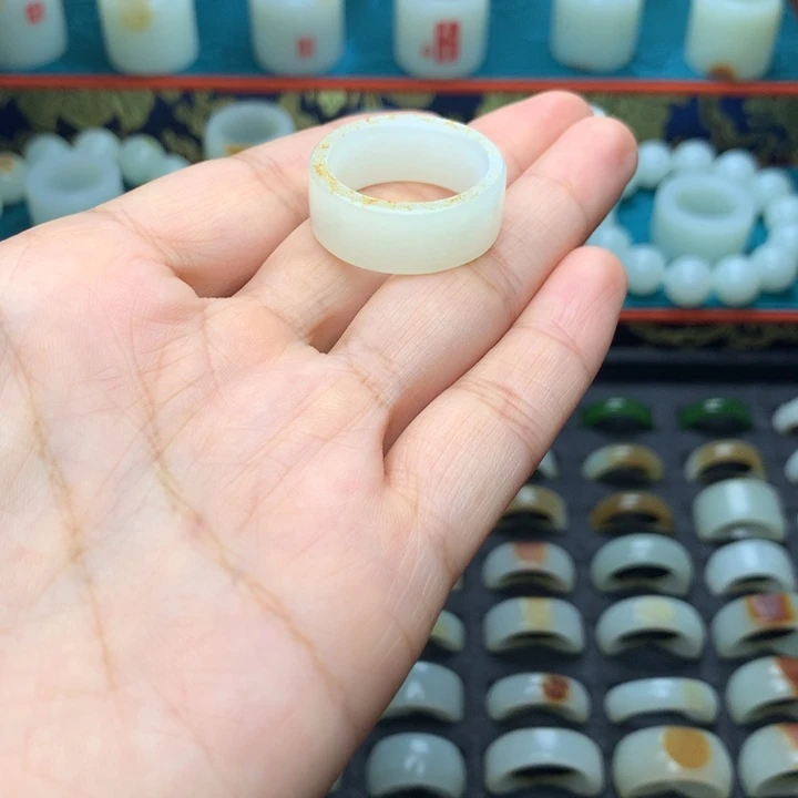 ****m和田玉戒指未镶嵌