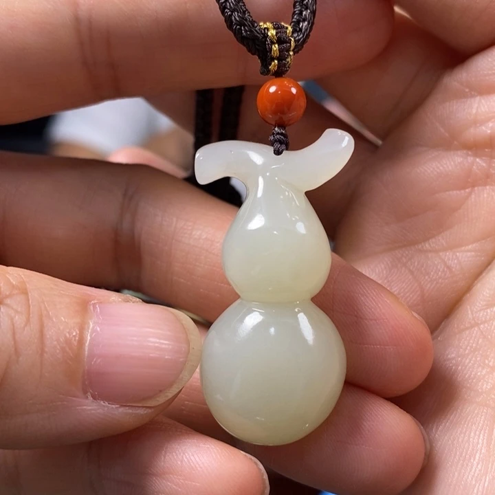凉***组颈饰未镶嵌和田玉