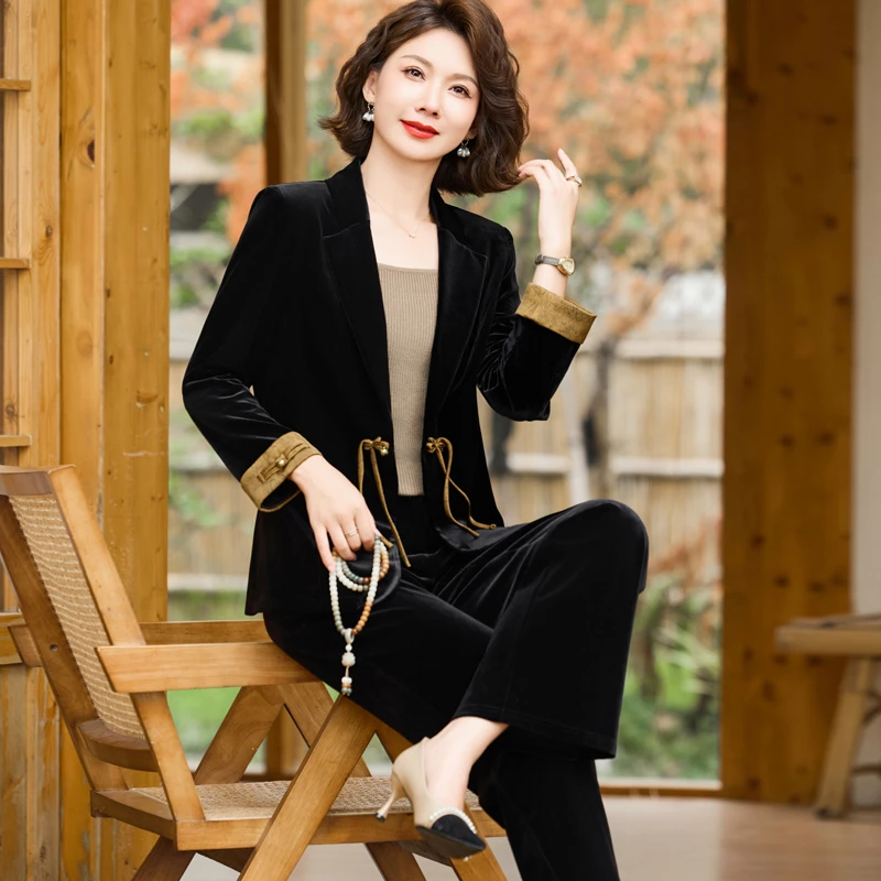 妈妈秋装金丝绒套装女2025新款中老年人春秋洋气中式国风西装外套