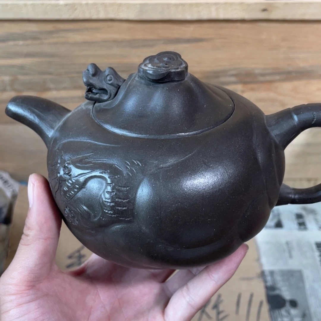 茶壶紫砂老厂紫砂壶一件。