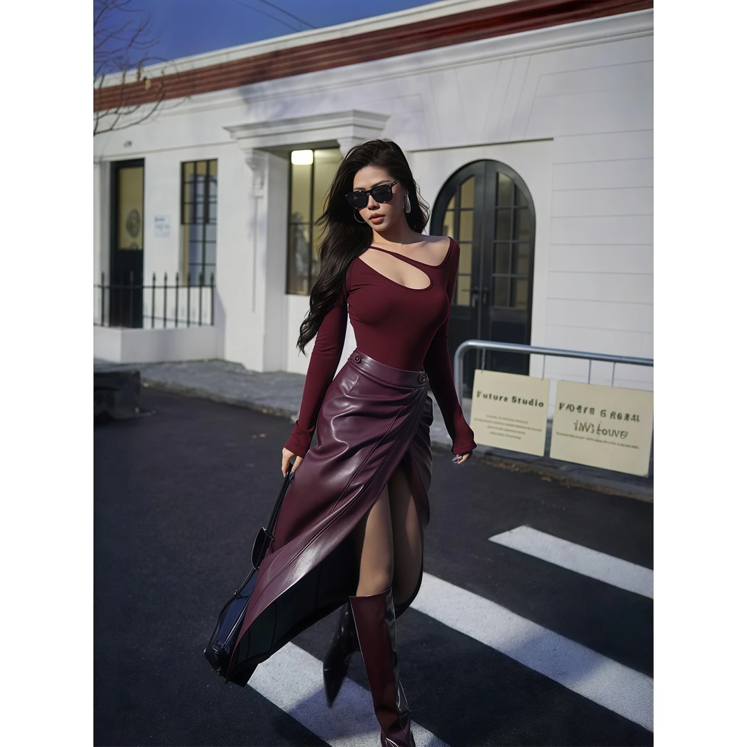 气质纯欲风镂空露肩T恤女装秋季新款显瘦收腰高级感纯色简约上衣