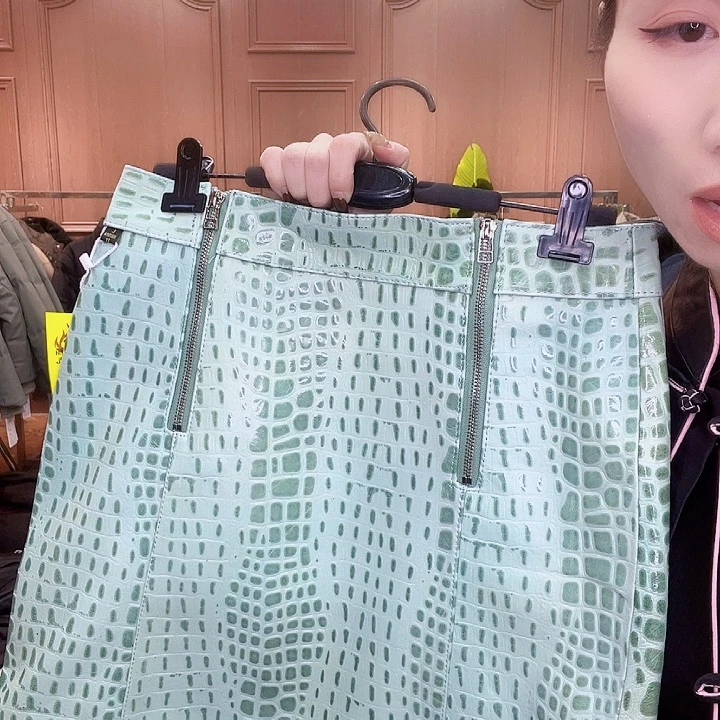 110……120斤皮短裙