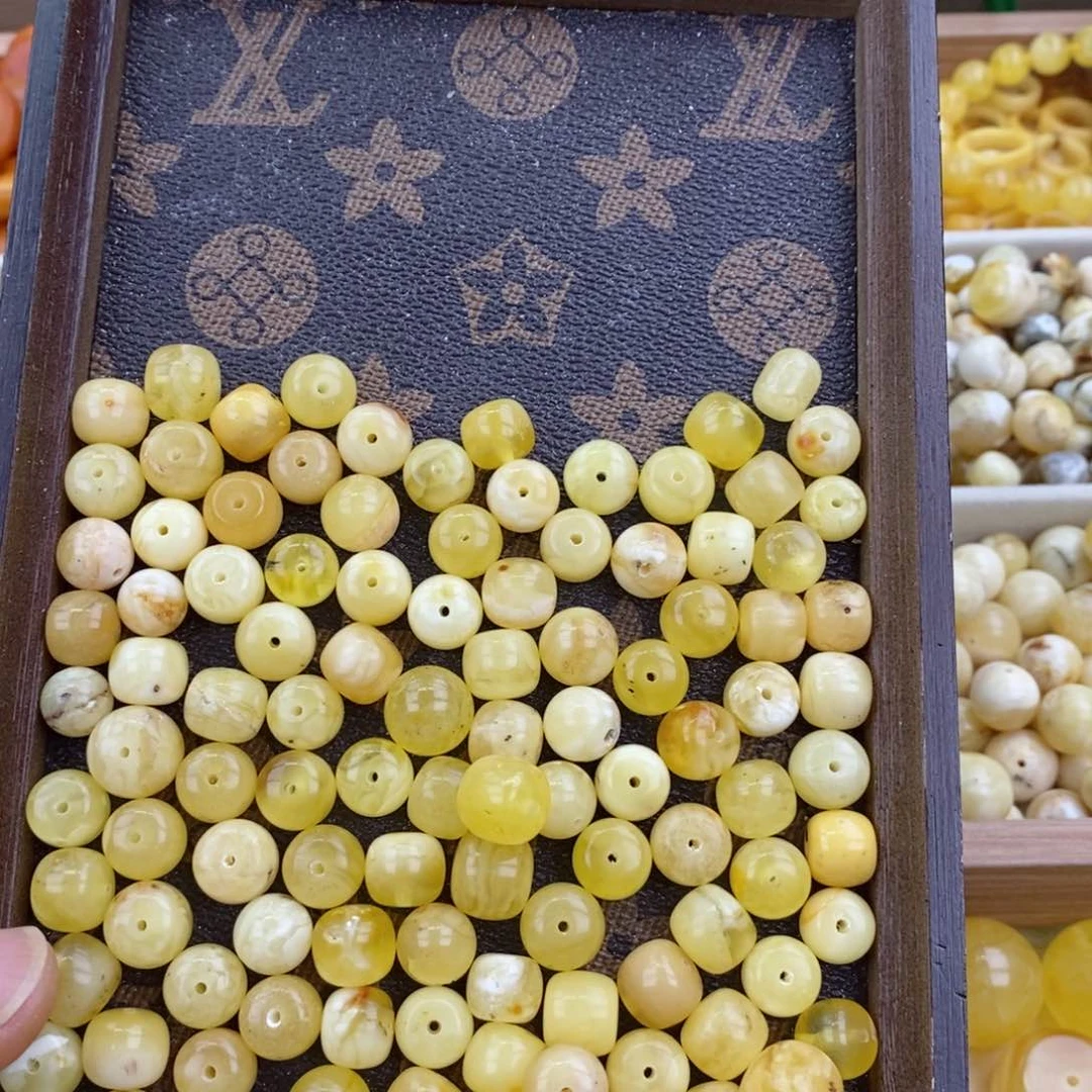 未镶嵌琥珀珠宝奇石