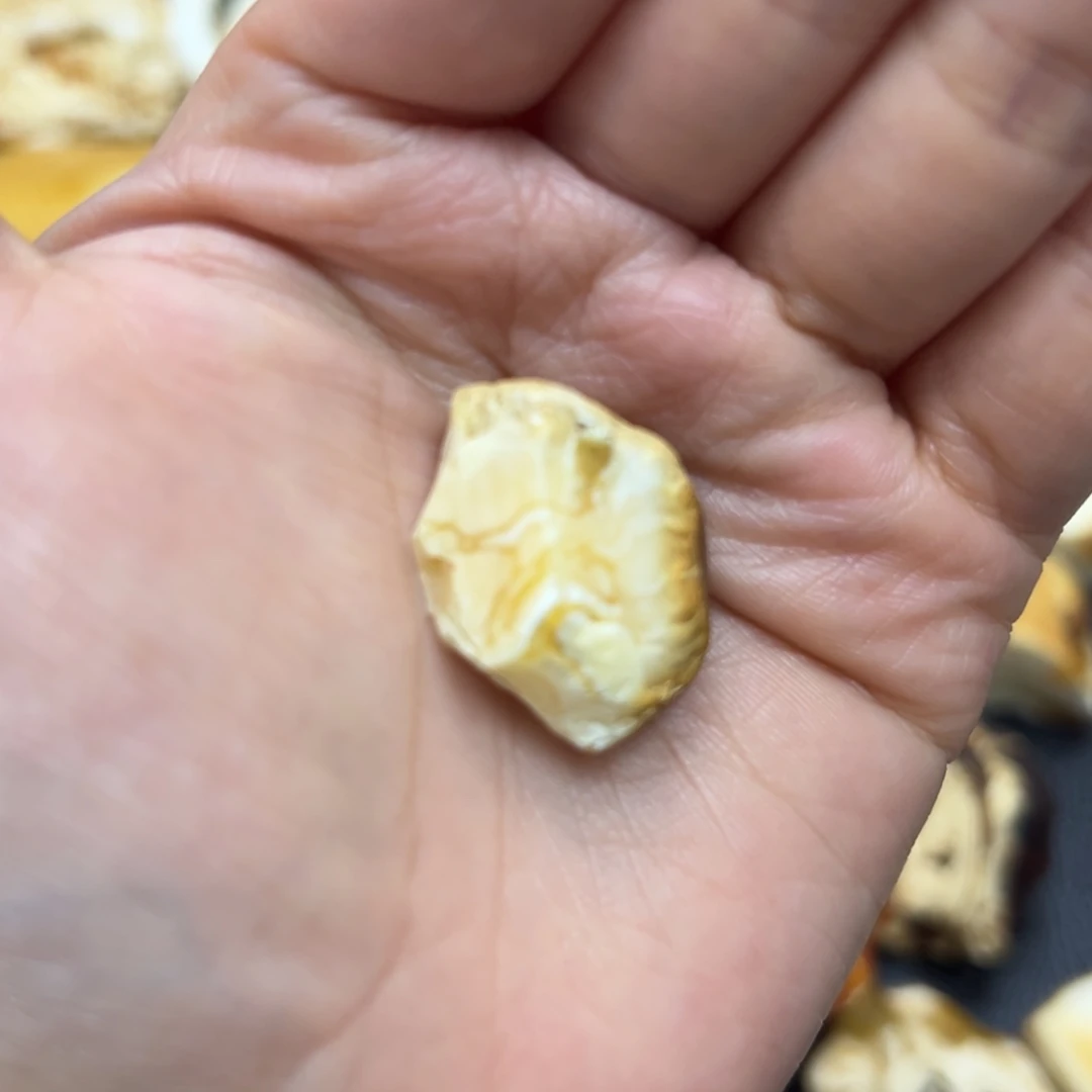 定制琥珀未镶嵌蜜蜡
