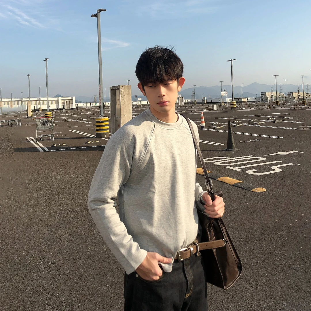 春季美式复古肩甲卫衣圆领空气层面料长袖特殊结构线cleanfit上衣