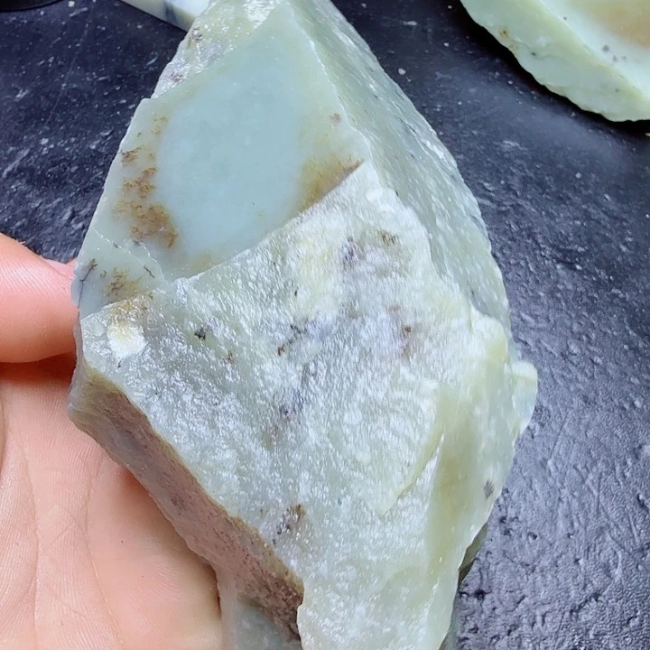 和田玉（糖玉）未镶嵌珠宝奇石