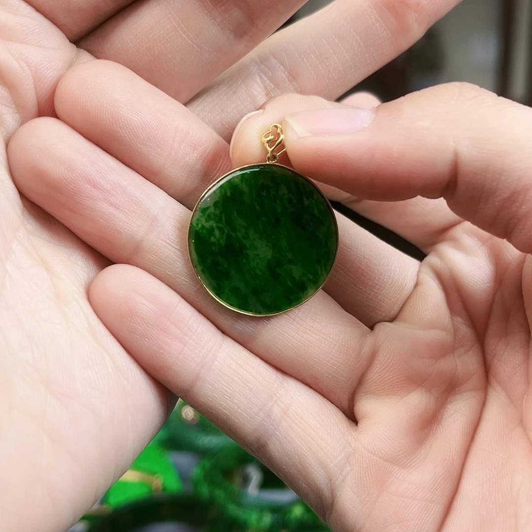 翡翠颈饰18K金镶嵌吊坠