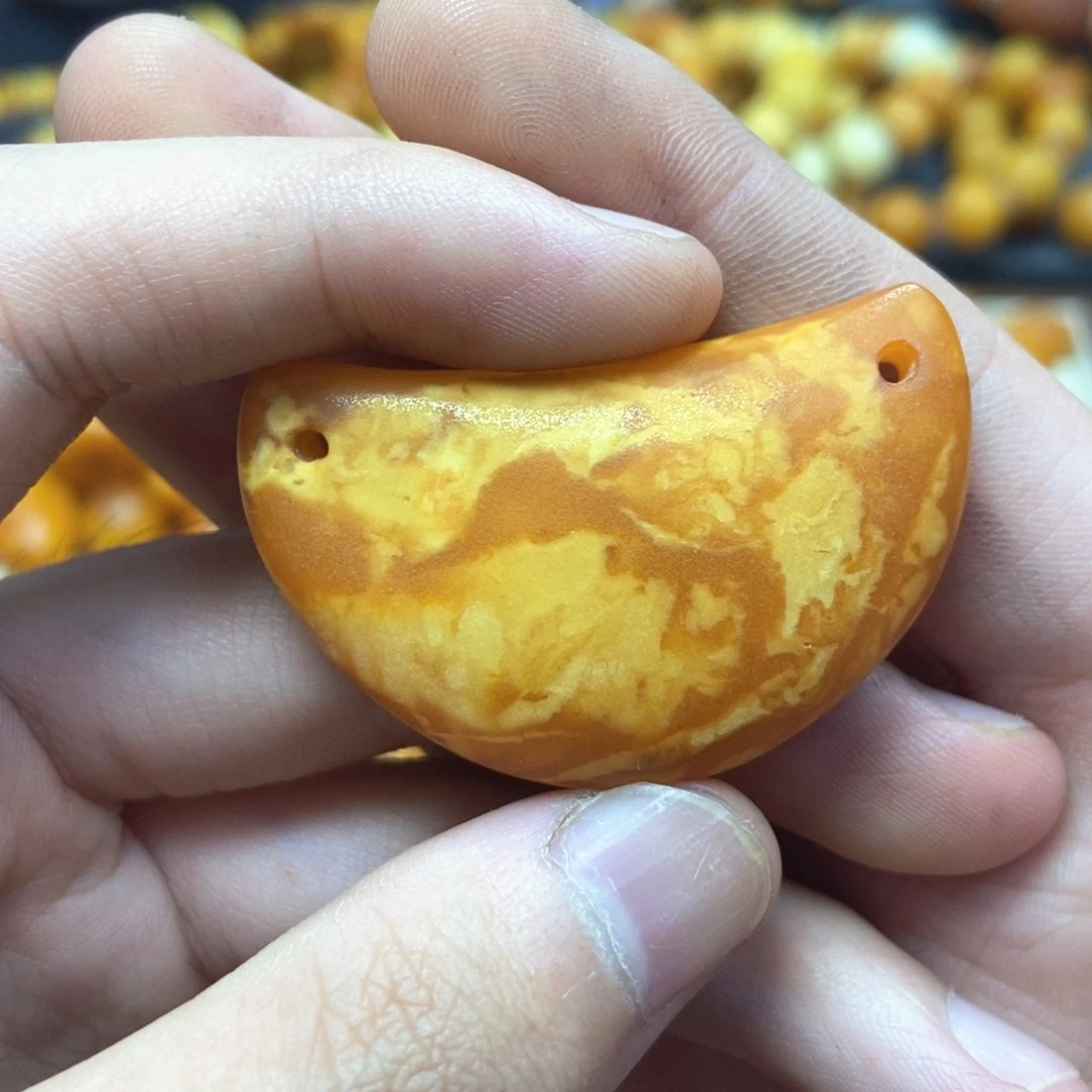 琥珀未镶嵌珠宝奇石