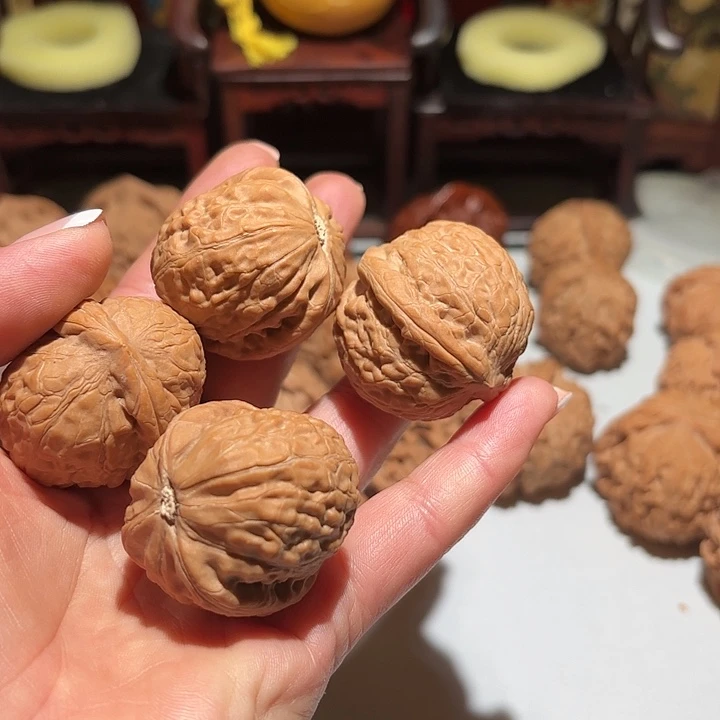 2***️大叶紫檀（黑酸枝木类）文玩核桃舍利子两对