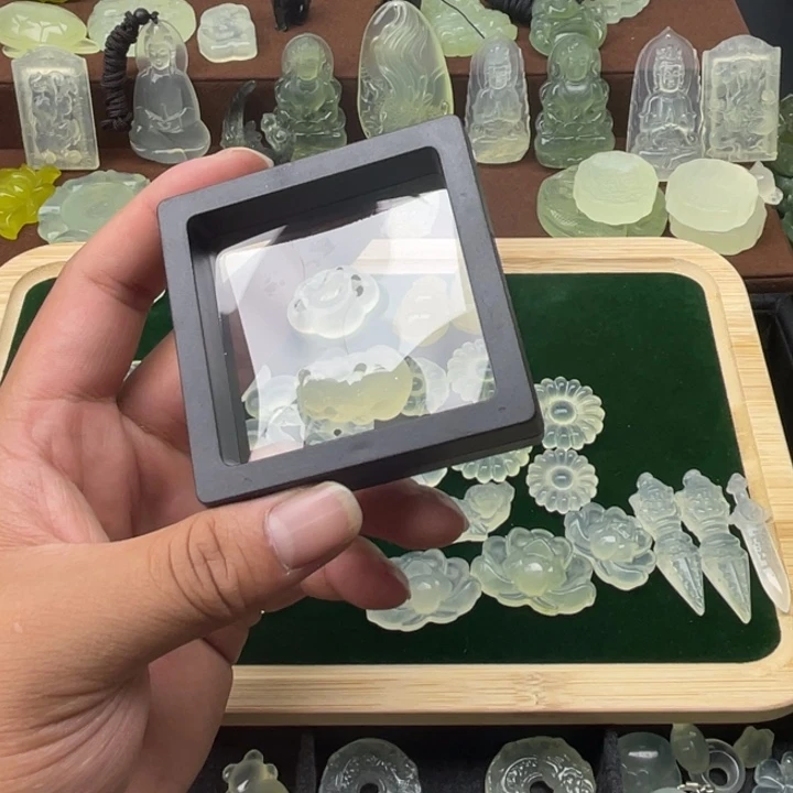 迷***糊未镶嵌蛇纹石玉颈饰