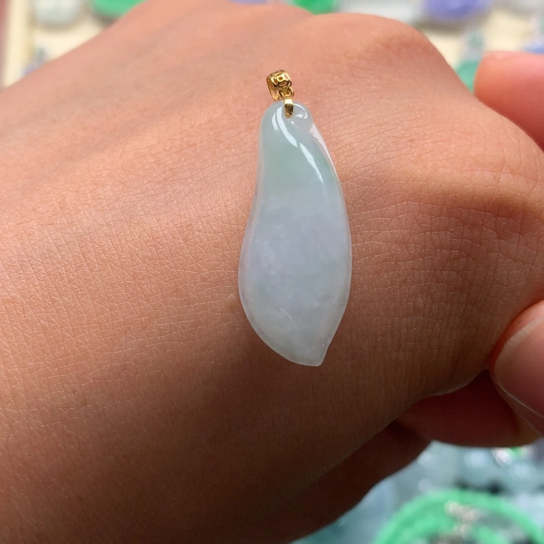 颈饰18K金镶嵌翡翠福瓜