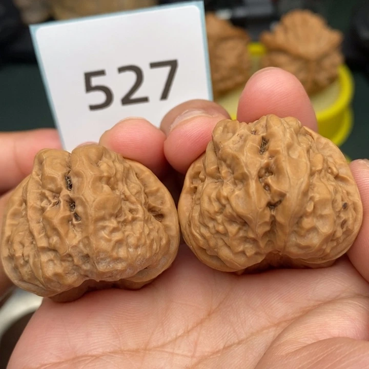 文玩核桃吊坠527号全品三角开背哇35